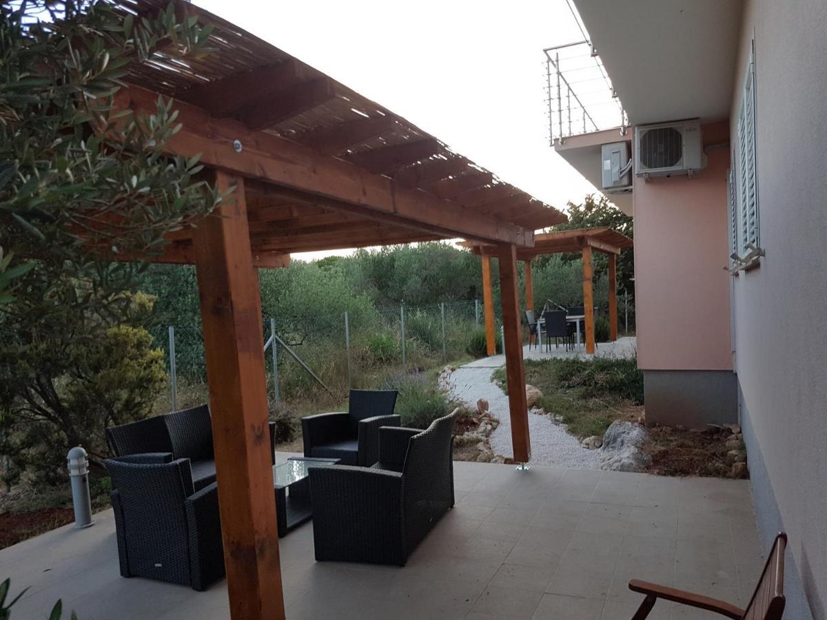 Olive Apartments Ugljan Extérieur photo
