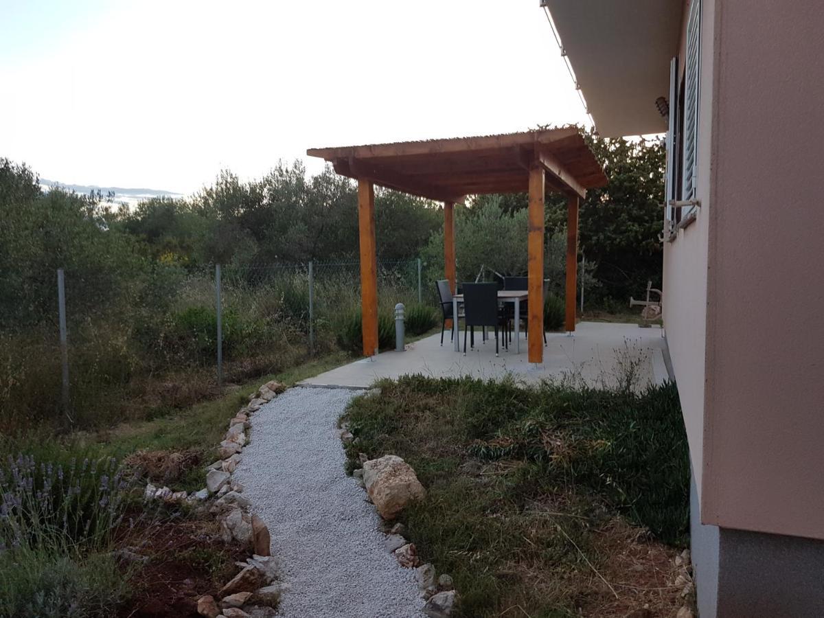 Olive Apartments Ugljan Extérieur photo