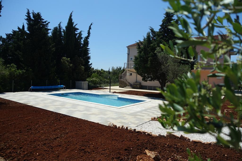 Olive Apartments Ugljan Extérieur photo
