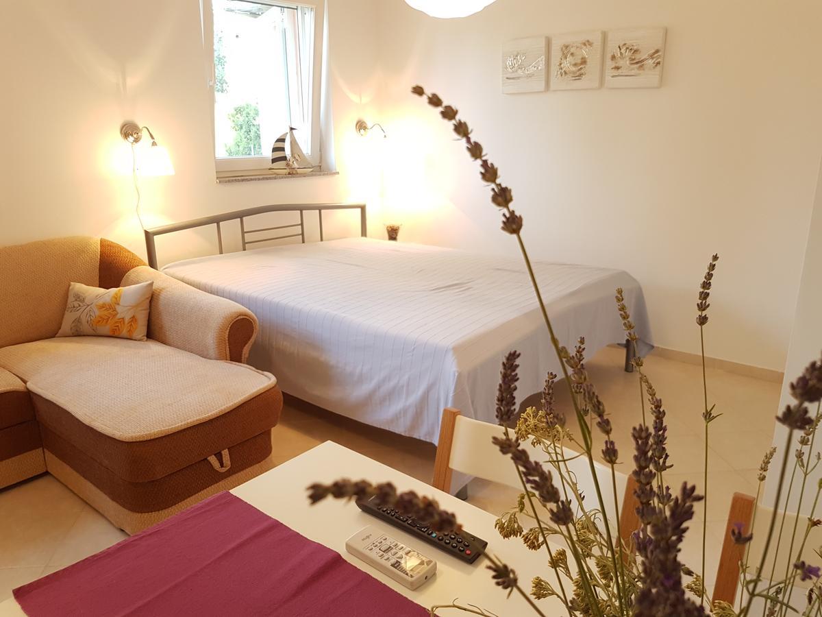 Olive Apartments Ugljan Extérieur photo
